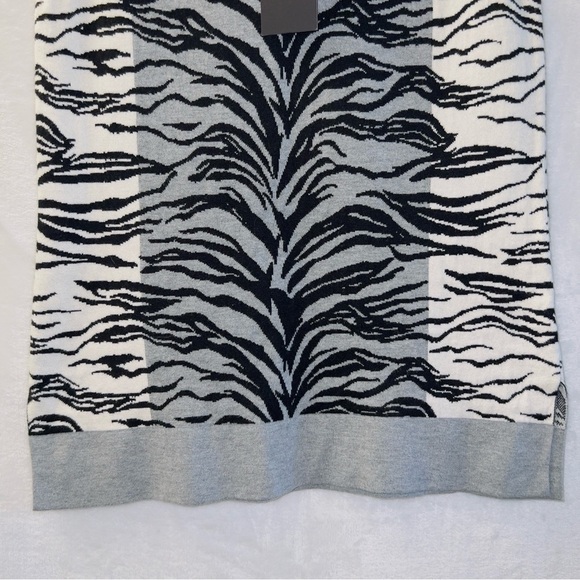 Carlisle Collection NWT Zebra Print Cotton Silk Sleeveless Turtleneck Sweater - Picture 3 of 6
